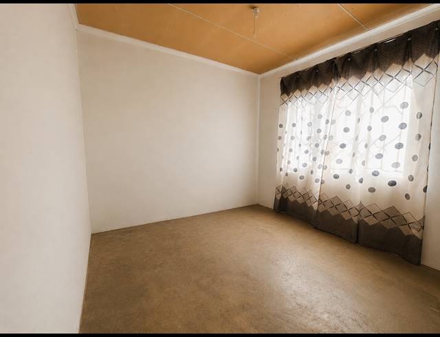 2 BEDROOM HOUSE FOR SALE IN GOLDEN GARDENS